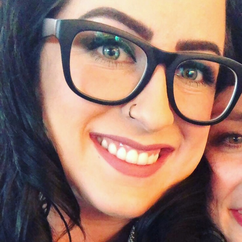 Meet your Posher, Caitlin